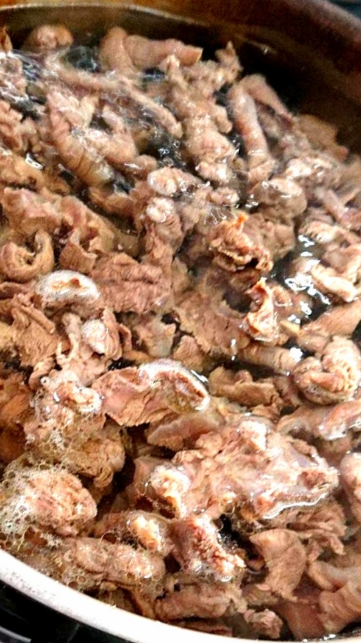 牧草牛すじ(ボイル済)