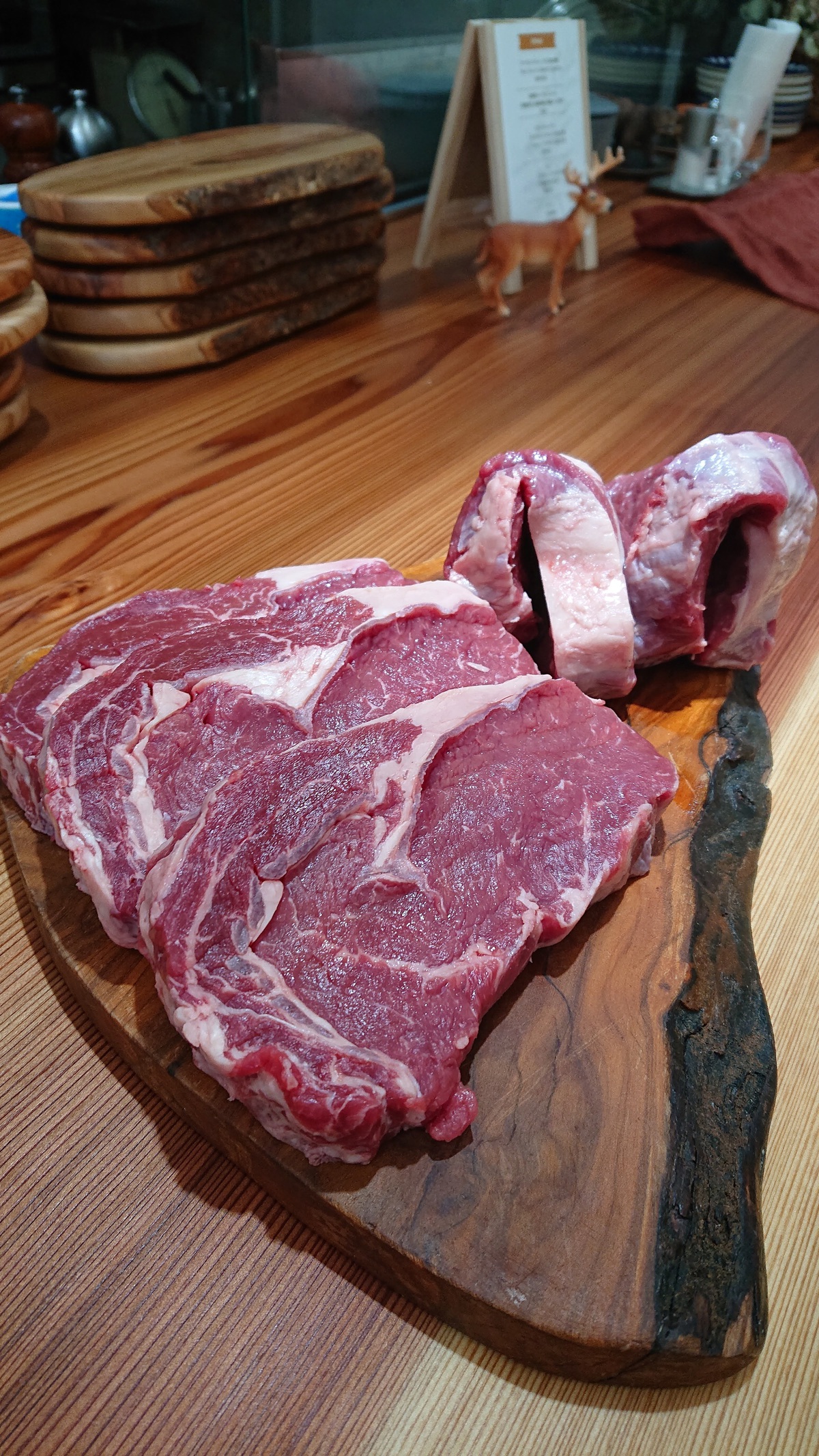 NZ産放牧牧草牛　<BR>ステーキ用リブロース肉230g〜