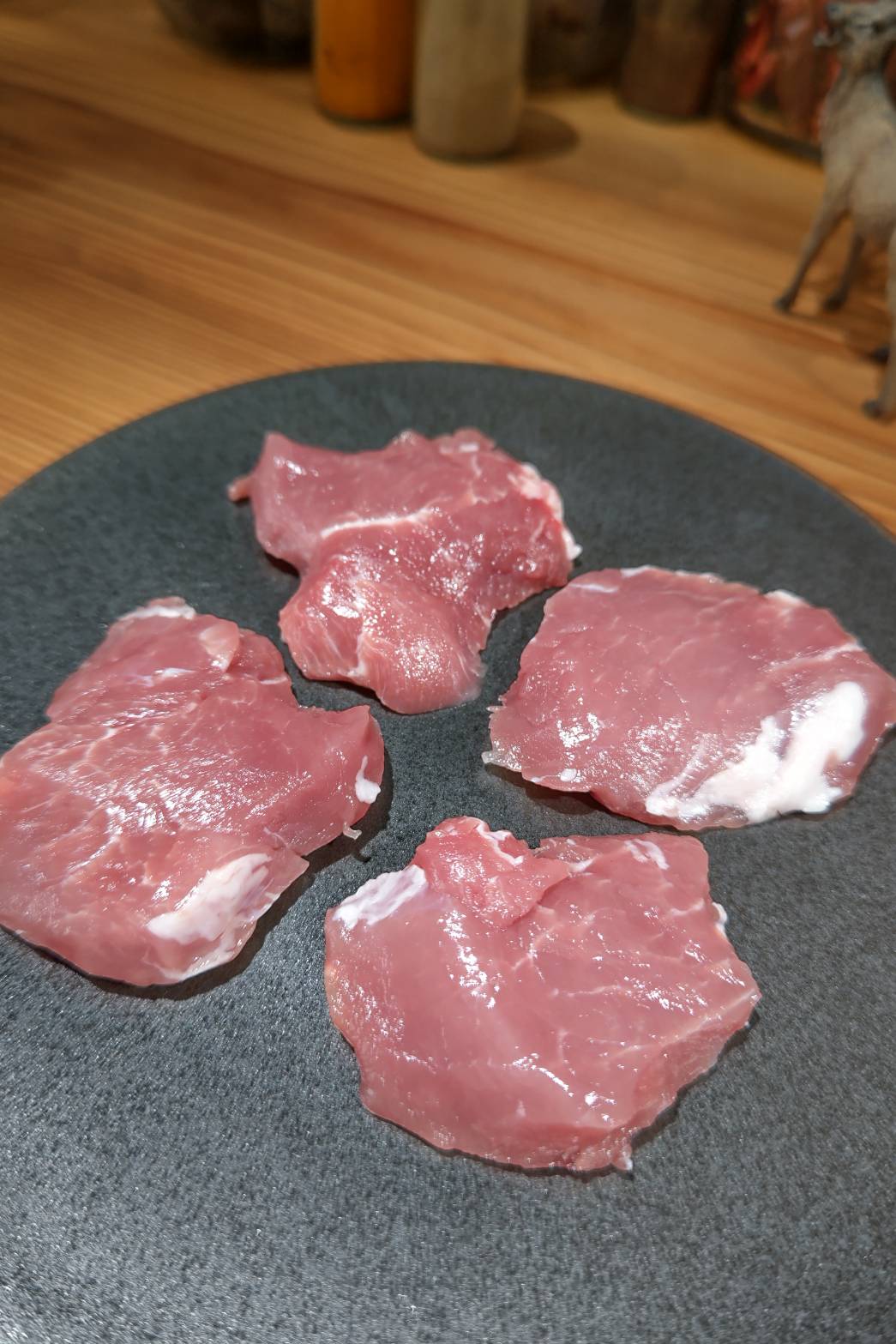 北海道産放牧豚ヒレ肉 <BR>厚めスライスカット250g<BR>ソテー・豚カツ・ピカタに