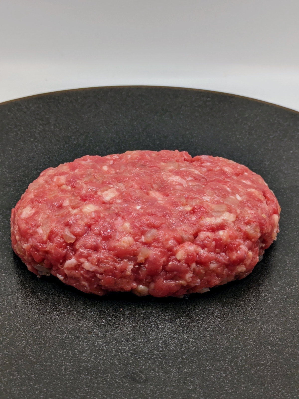 牧草牛【生】ハンバーグ<BR>NZ産放牧牧草牛肩ロース100%使用<BR>150g<BR>✨シェフ渾身の拘り逸品です✨️