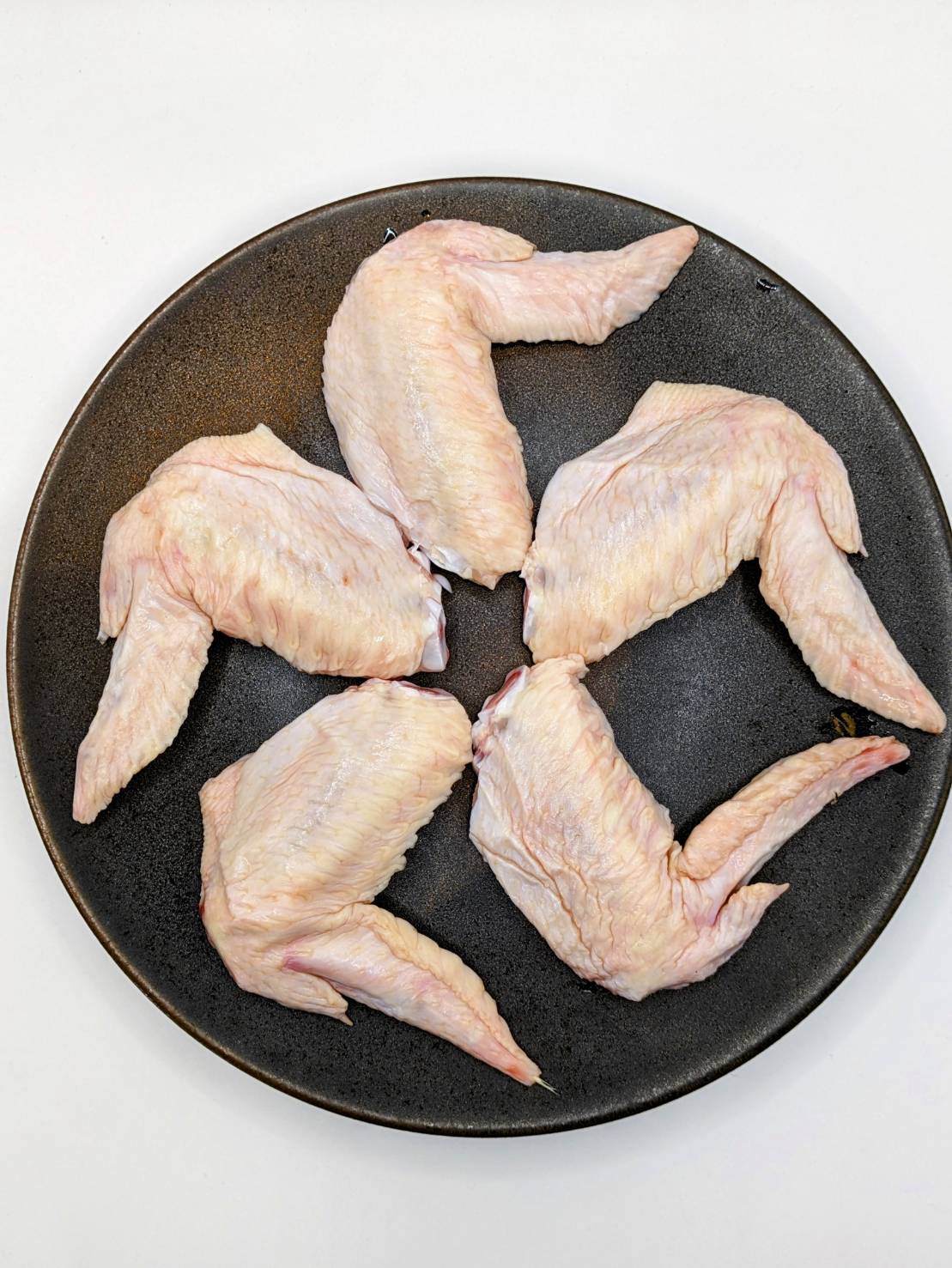 徳島産平飼い鶏 <BR>手羽先280g 4本前後<BR>✨煮物・揚物・オーブン焼きに