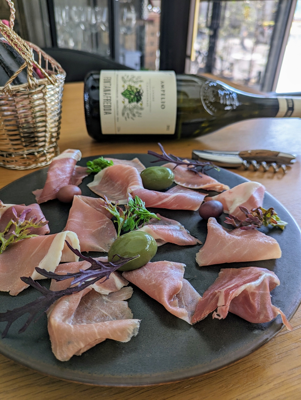 CHEFこうむら渾身の逸品　発酵熟成生ハム18ヶ月<BR>北海道産放牧豚使用<BR>⭐️すぐ解凍！お店の味がご自宅で！お皿付き！<BR>スライスパック40g