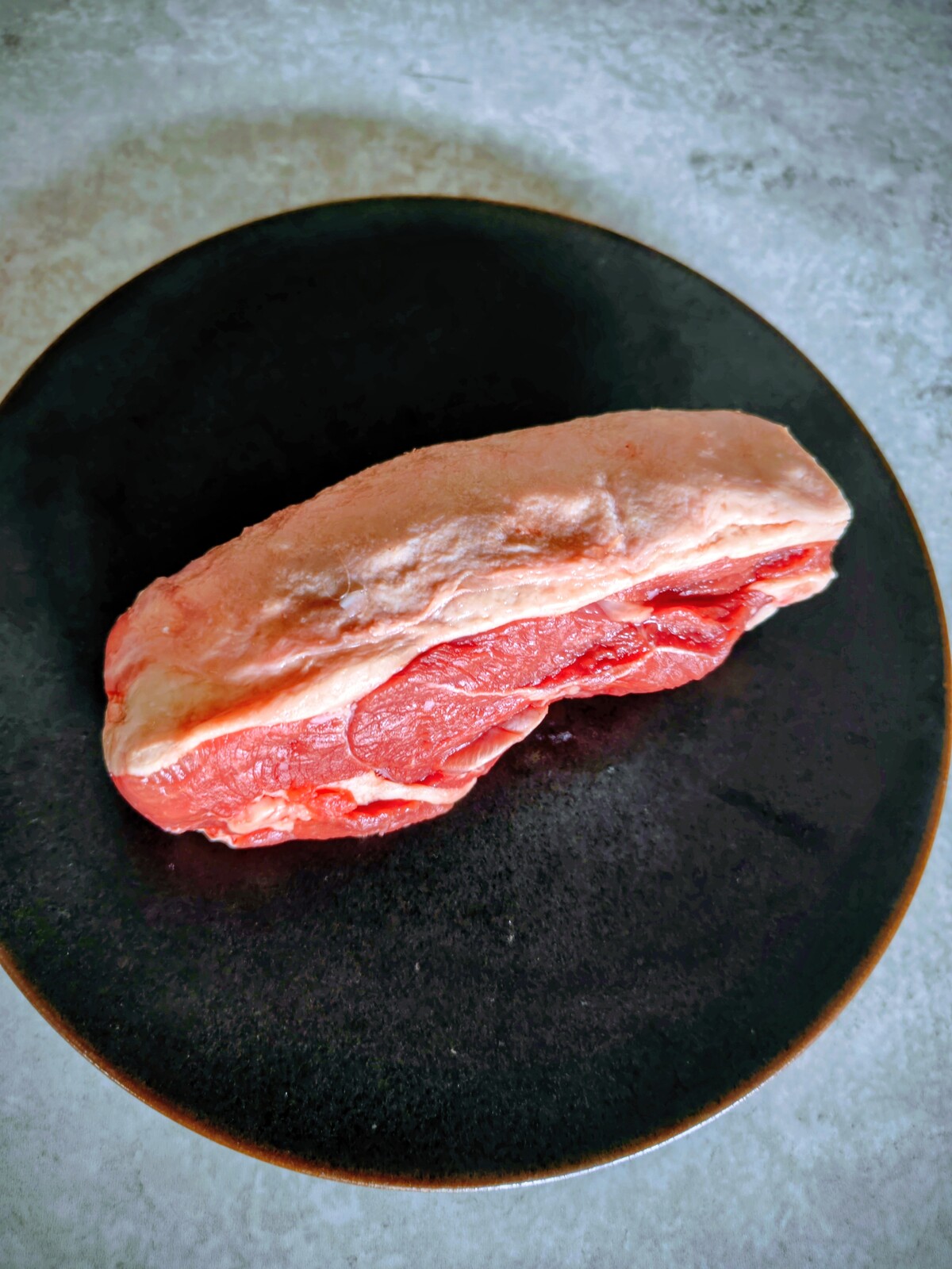 NZ産放牧牧草飼育ラム　ランプ肉ブロック350g安全基準の高いブランド『シルヴァーファンファーム社』⭐焼肉、ステーキ、ロースト、炒め物など、どんな調理にも向いてます！